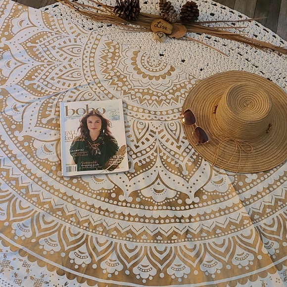 NEW BO HO GOLD AND WHITE, TABLE CLOTH, WALL ART. - Picture 12 of 16